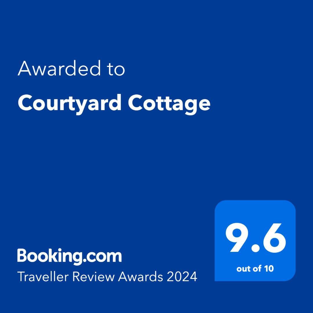 Courtyard Cottage Stroud  Eksteriør bilde